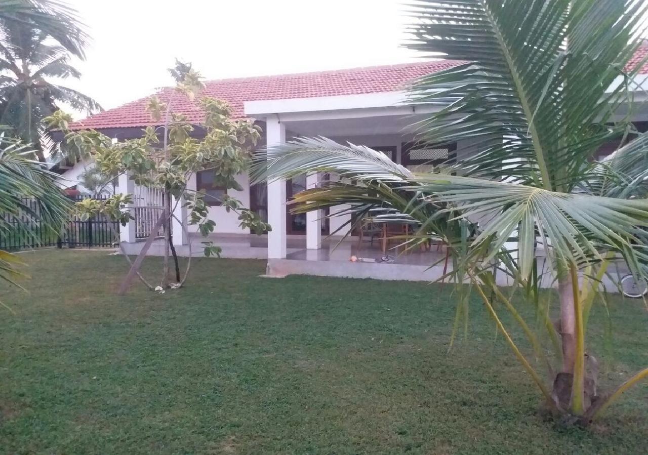 Negombo Holiday Home Exterior photo